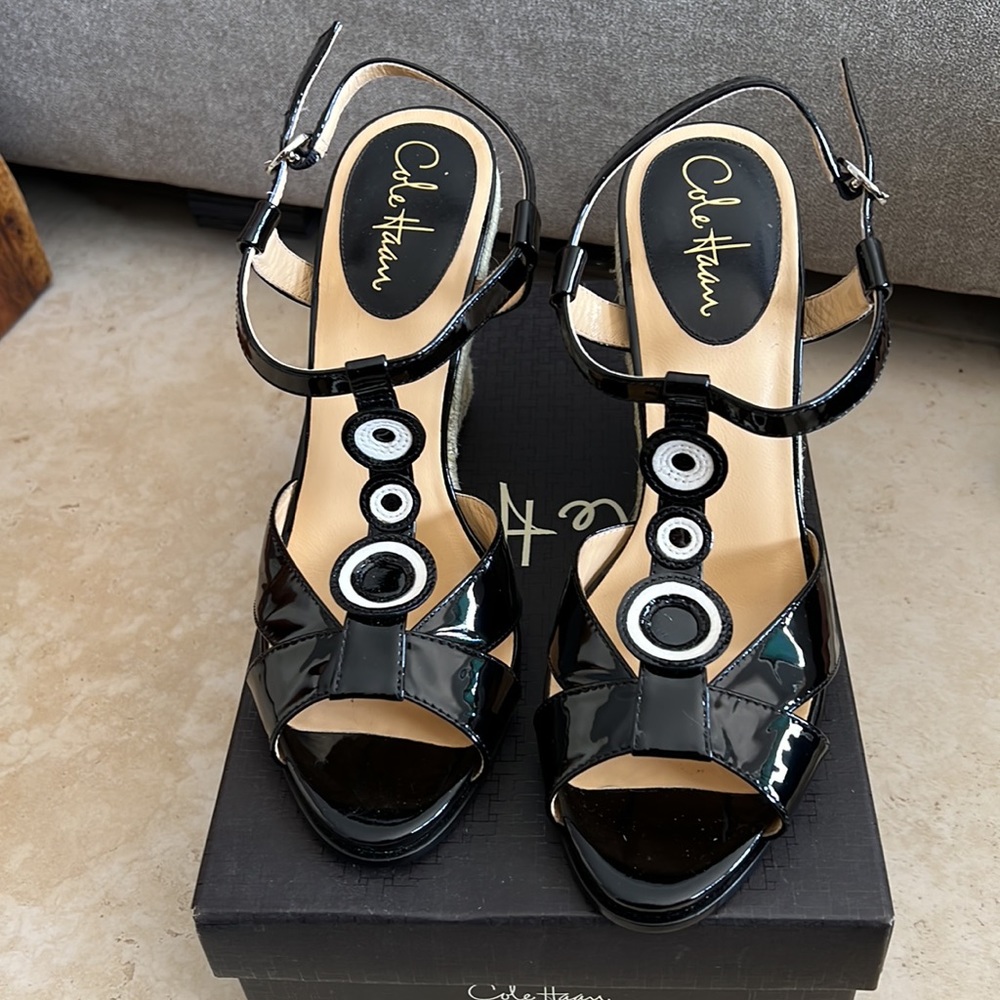 Black Patent Leather Cole Haan Nike Air wedge, size 9